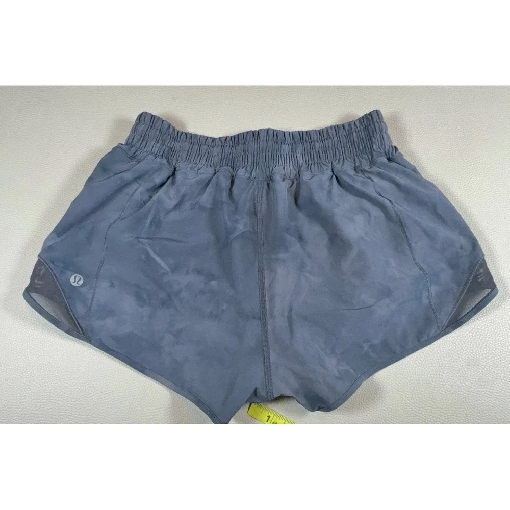 Women's size 6 lululemon hotty hot athletic shorts. 2.5